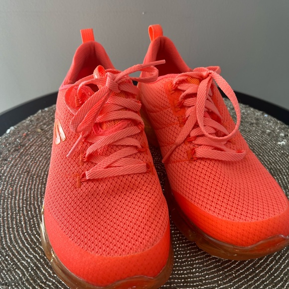 Brand New Sketcher Memory Foam Runner - Picture 2 of 5